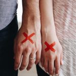 "Punased lipud" suhte alguses: milliseid signaale ei tohiks ignoreerida